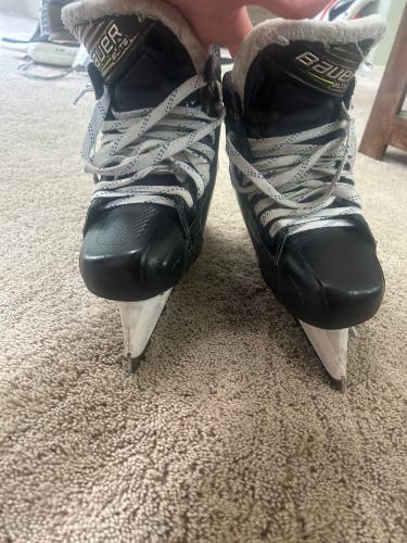 2021 Bauer Elite Hockey Goalie Skates Regular Width 7 (Used)