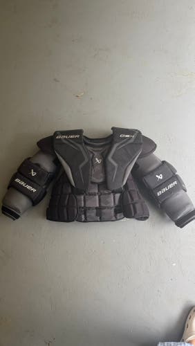 Small Bauer GSX Goalie Chest Protector (Used)