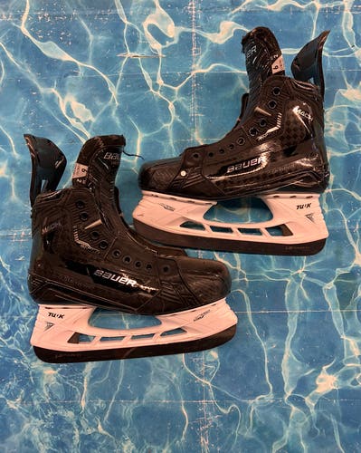 Senior Bauer Supreme Mach Hockey Skates Size 6 (Used)