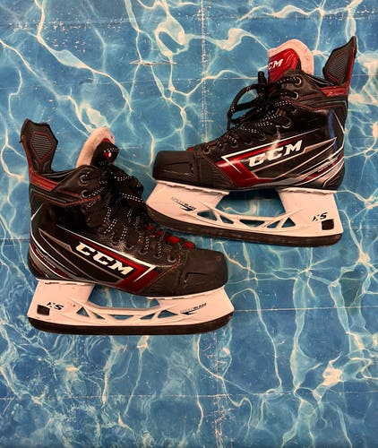 Senior CCM JetSpeed Control Hockey Skates Extra Wide Width 8 (Used)