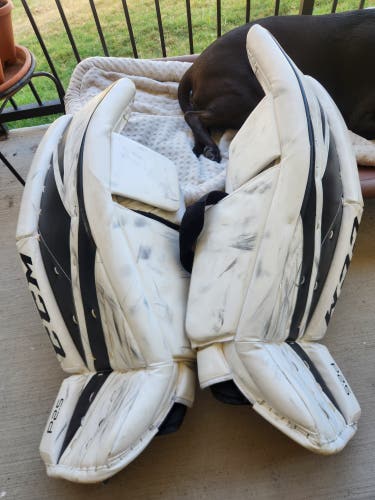 34" 2018 CCM Axis 2.5 Goalie Leg Pads (Used)