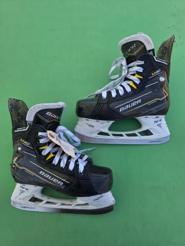 Junior Bauer Supreme M40 Hockey Skates Extra Wide Width Size 3