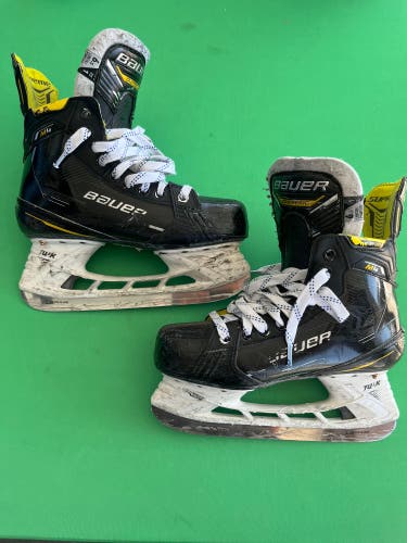 Intermediate Bauer Supreme M4 Hockey Skates 6.5 (Used)