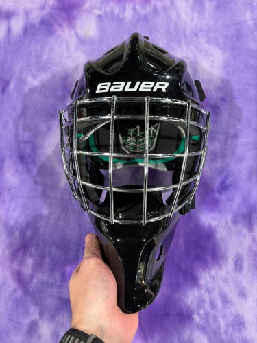 Black Senior Bauer NME 4 Goalie Mask (Used)