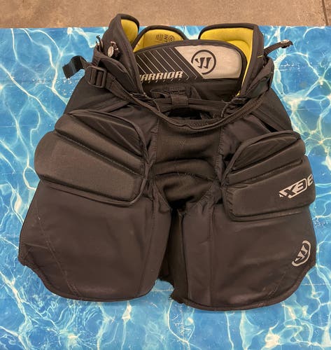 Intermediate Small Warrior Ritual X3 E+ Hockey Goalie Pants (Used)
