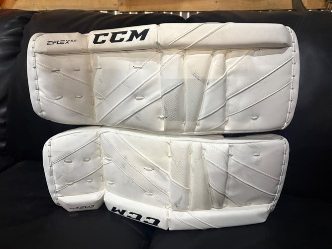 24" CCM Extreme Flex E5.5 Goalie Leg Pads (Used)