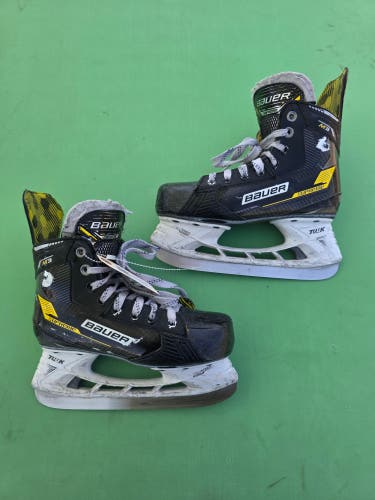 Intermediate Bauer Supreme M3 Hockey Skates Extra Wide Width Size 4