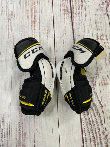 Junior Small CCM Tacks 9060 Elbow Pads (Used)