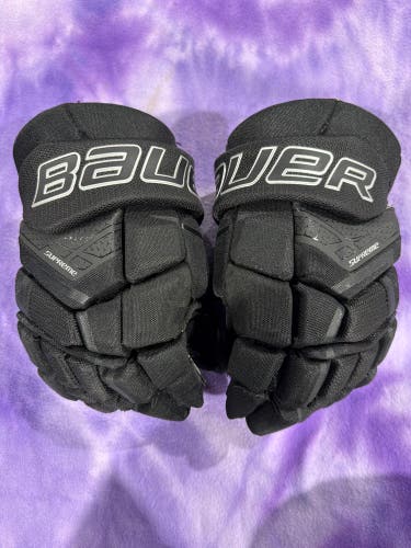 Black Junior Bauer Supreme 3S Gloves 12" (Used)