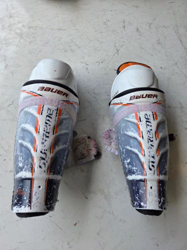 Youth Bauer Supreme 10 10" Shin Pads (Used)