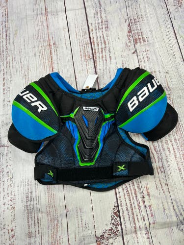 Small Junior Bauer X Shoulder Pads (Used)