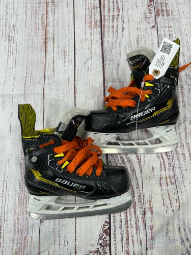 Youth Bauer Supreme M4 Hockey Skates Regular Width 12.5 (Used)