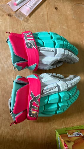 STX Surgeon RZR2 Lacrosse Gloves (Used)