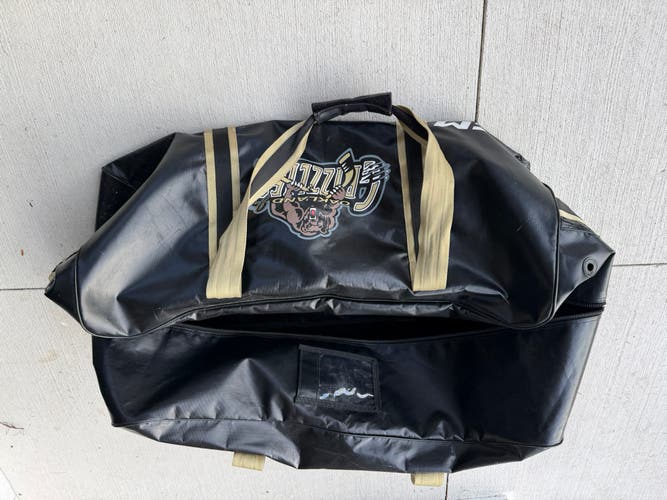 CCM Oakland Jr Grizzly hockey bag