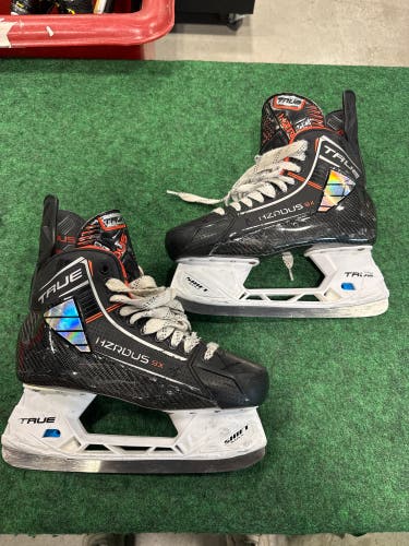 Senior True HZRDUS 9x Hockey Skates (Regular) Size 9 (Used)