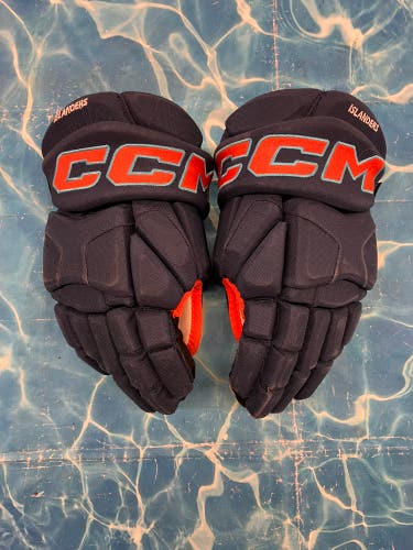 Senior CCM 95C Gloves 14" | Islanders Hockey Club (Used)