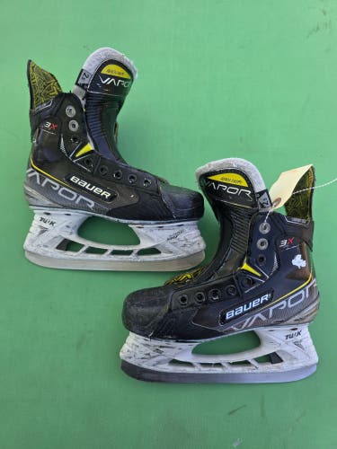 Junior Bauer Vapor 3X Hockey Skates Regular Width Size 2.5