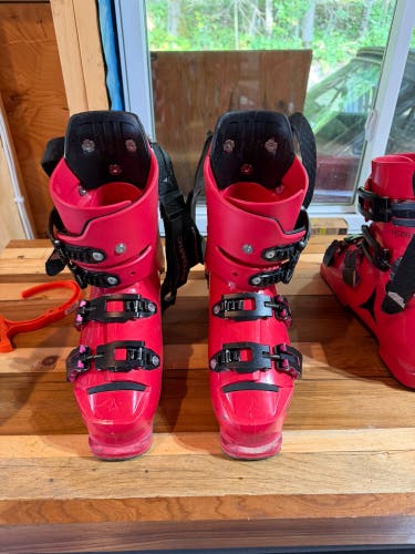 Mondo 26 & 26.5 Atomic Ski Boots (Used)