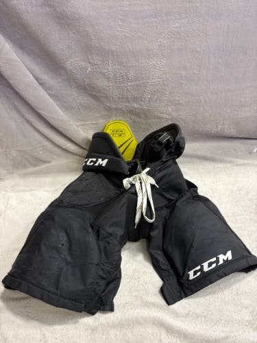 Black Junior Large CCM Tacks 9060 Hockey Pants (Used)