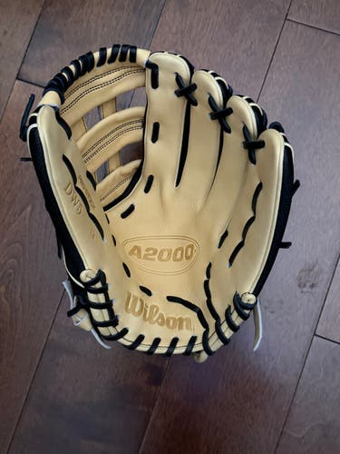 RH Wilson A2000 DW5 Baseball Glove 12" (New)
