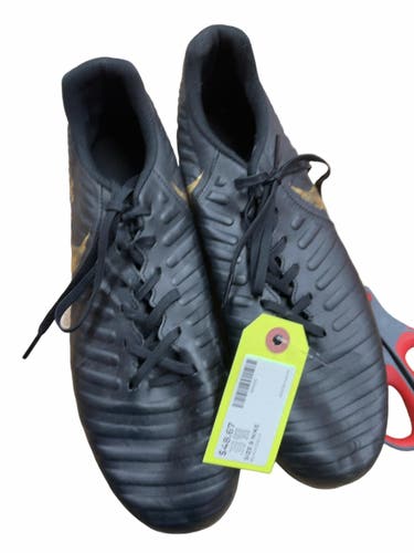Nike Tiempo Size 9 Black/Gold Soccer Cleats
