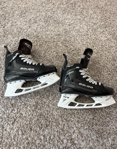 Bauer Supreme Matrix Hockey Skates 8 (Used)