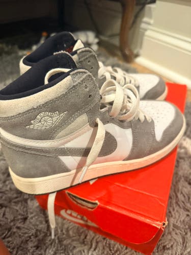 White Unisex 4.5Y (Big Kids / Youth) Youth Air Jordan 1 Mid Shoes (Used)