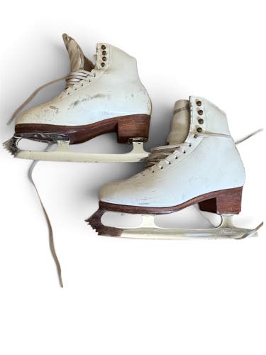 SP-TERI Figure Skates A Adult 6 (Used)