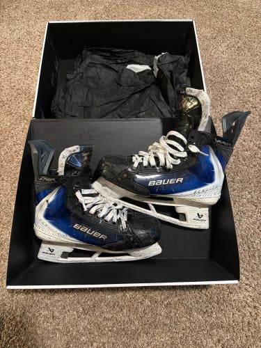 Custom Blue 2025 Bauer Vapor Flylite Hockey Skates size 8.5 (Used)
