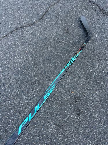 Senior Bauer Pulse Hockey Stick Left Hand P92 87 Flex | 67"