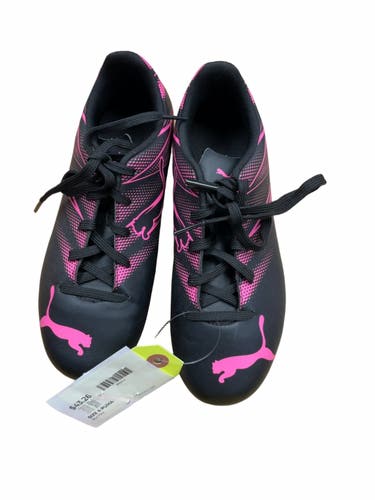 Puma Soccer Cleats Size 4 Black/Pink