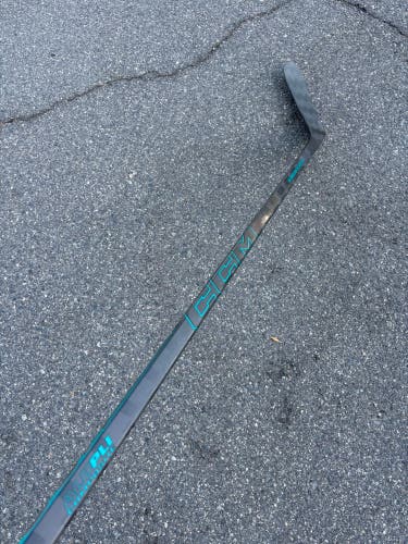 Senior CCM Vizion Hockey Stick Left Hand 90 Flex Pro Stock (Small crack in the toe)