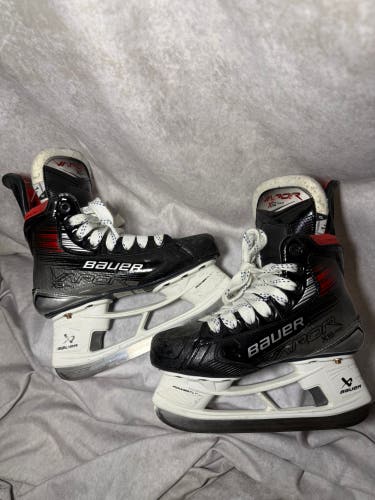Bauer Vapor X5 Pro Hockey Skates – Size 1.5 D – Powerfly Holders