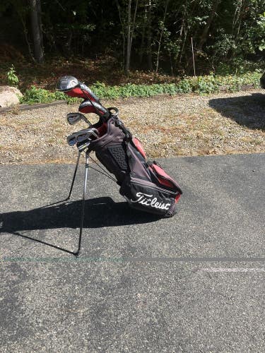 Mens Complete Golf Club Set & Titleist Bag, Mostly Callaway + Odyssey Putter