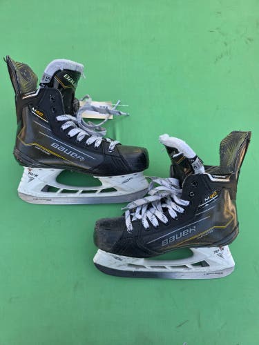 Intermediate Bauer Supreme M40 Hockey Skates Size 5.5