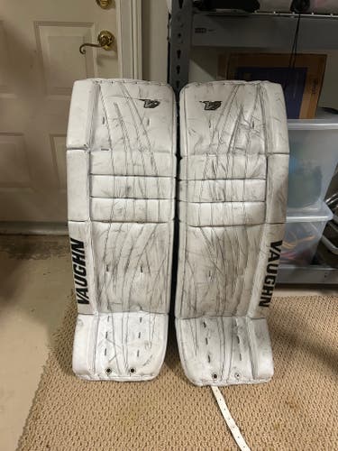 34"+2 Vaughn V7 Pro XF Carbon Goalie Leg Pads (Used)