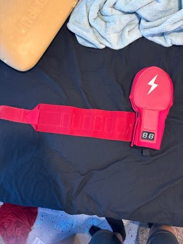 Red Senior Sliding Mitt (New)