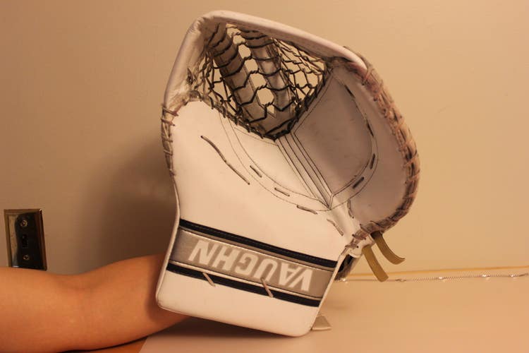 Vaughn Velocity V9 XP Pro Carbon Glove