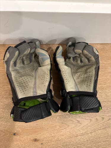 Maverik M6 Lacrosse Gloves (Used)