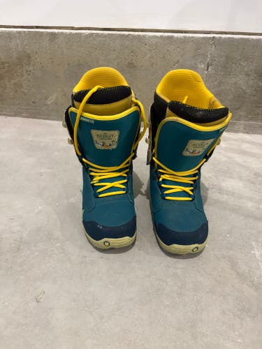 Men's Size M 10.5 (W 11.5) Burton rampant Snowboard Boots Medium Flex Freeride (Used)