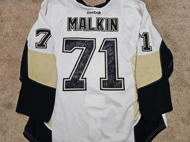 EVGENI MALKIN 2013 Multi Signed Pittsburgh Penguins Locker Room Game Jersey