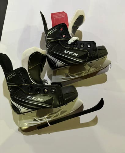 CCM Hockey Skates YOUTH 8 (New)