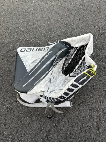 Bauer Vapor 3X Intermediate Hockey Goalie Catcher Glove Regular Left White Black (Used)