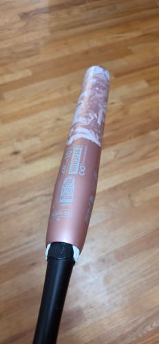 2025 DeMarini Whisper Composite Bat (-10) 21 oz 31" (Used)