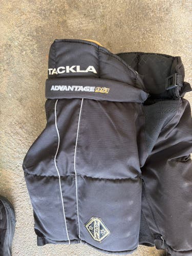 Junior Medium Tackla 951 Advantage Hockey Pants (Used)