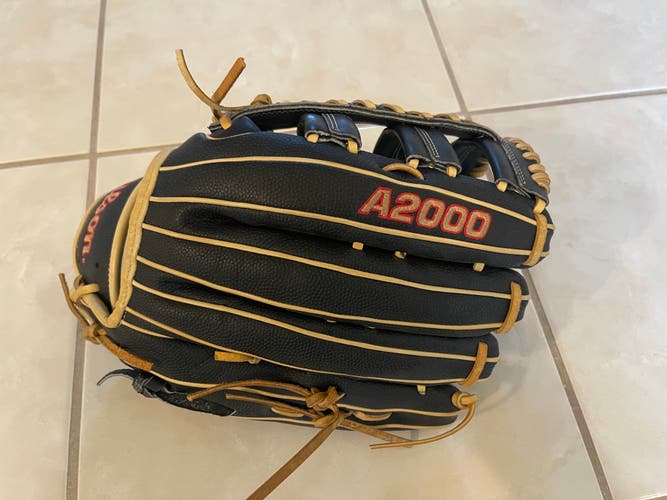 Wilson A2000 SuperSkin 1800 12.75" Baseball Glove