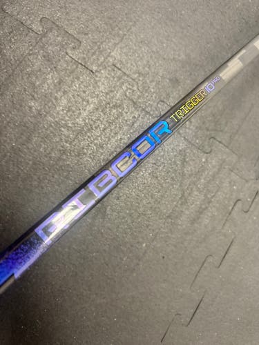 Intermediate CCM Ribcor Trigger 10 Pro Left Hand Hockey Stick P29 65 Flex (New)