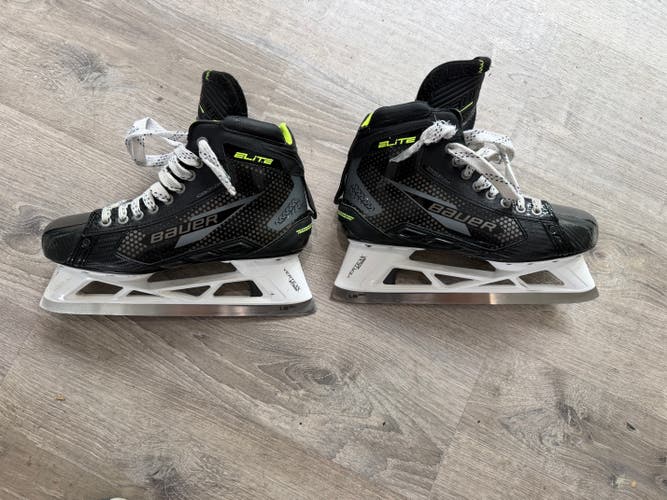Bauer Elite Hockey Goalie Skates 9.5 (Used)
