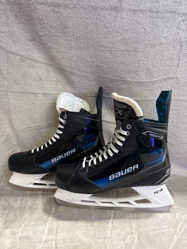 Senior Bauer Hockey Skates Regular Width 11 (Used)