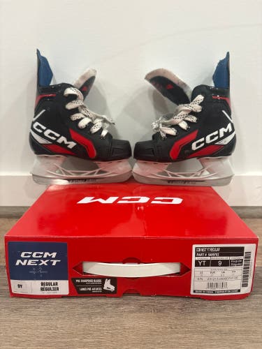 CCM Next Youth Hockey Skates Regular Width 9 (Used)
